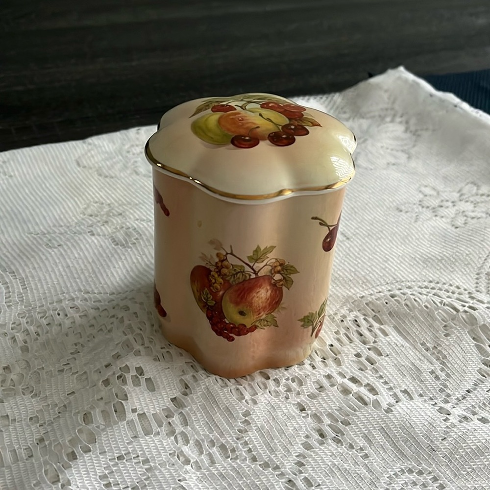 Vintage Palissy Royale Collection Lidded Jar